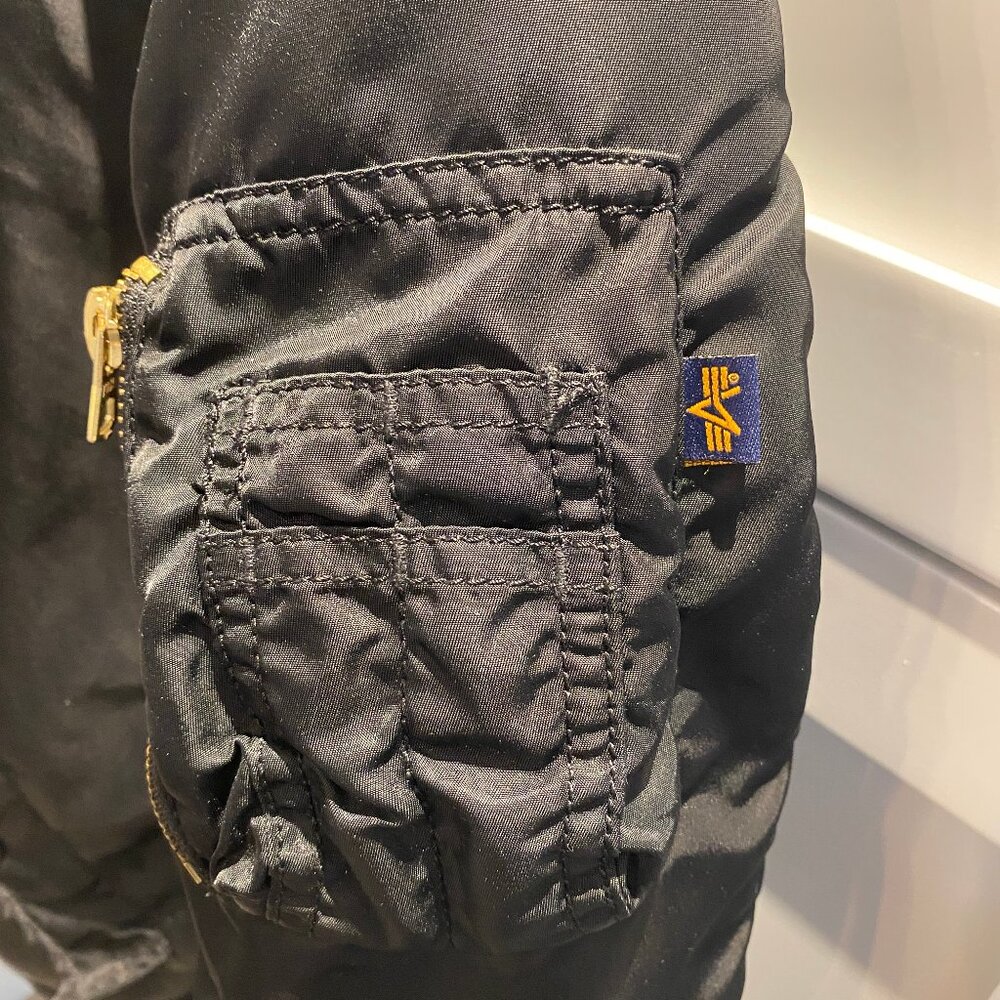 Alpha Industries 😍 Black Bomber Jacket With Hood Size S - Picture 4 of 11